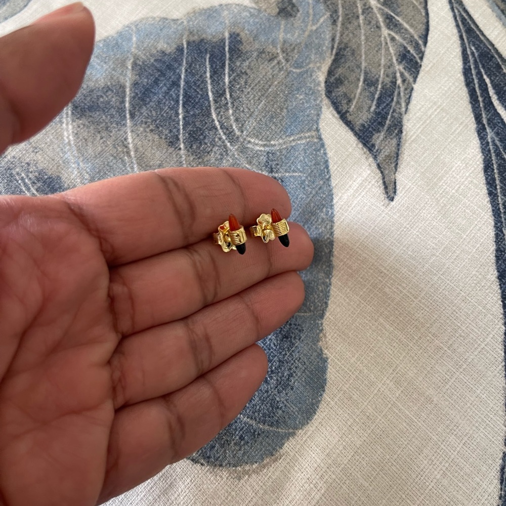 Gold Lure Earrings with carnelian and onyx